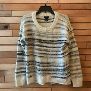 Calvin Klein Women's White Blue Striped Knit Crewneck Sweater Size M Pre-Owned.